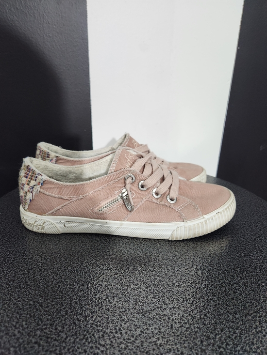 Blowfish Shoes - Blowfish Low-Top Lace-Up Sneakers in Dusty Rose